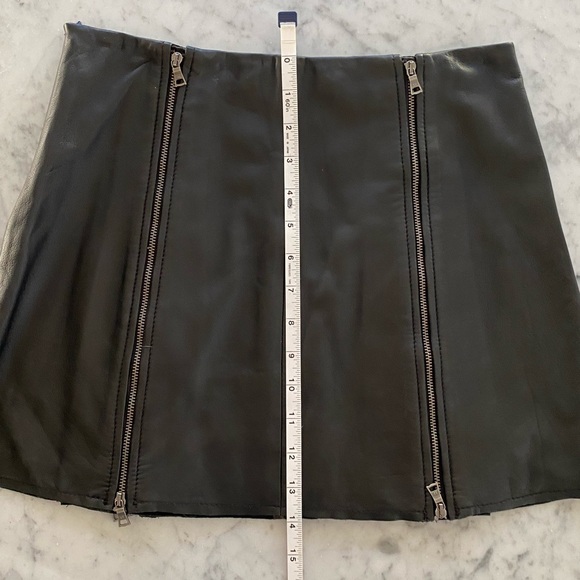 BCBGMAXAZRIA leather mini skirt, size XS - Picture 9 of 10